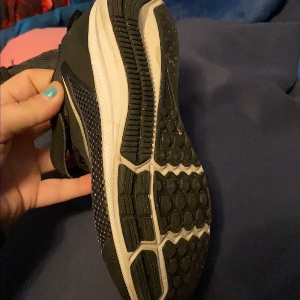 Nikes - Picture 2 of 3